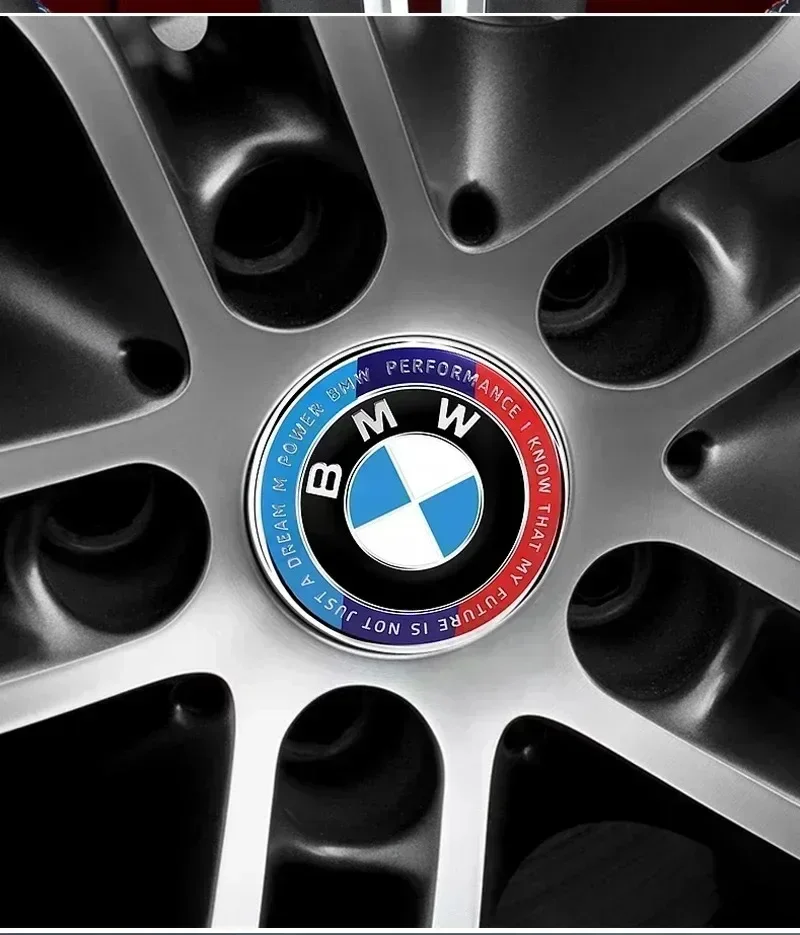 Фото Наклейка-эмблема на переднюю и заднюю часть багажника BMW M E46 E39 E38 E90 E60 F10 F30 Z3 X1 X3 X5, 45/56/68/74/82 мм, 50-летие, юбилейная серия №5