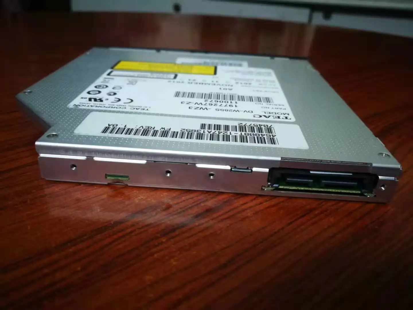 TEAC DVD-W28SS SATA Присоска для записи DVD ноутбук со встроенным оптическим приводом
