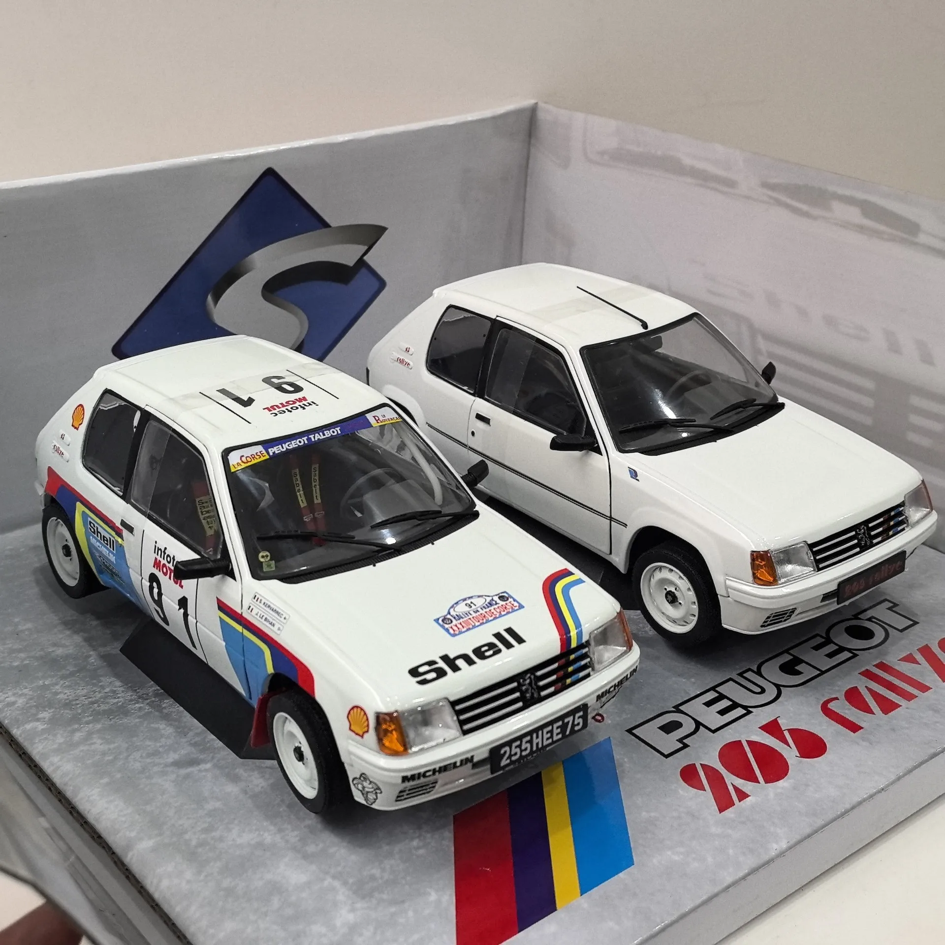 Фото Литой под давлением НАБОР SOLIDO в масштабе 1/18 205 # 91, упаковка PEUGEOT с двумя автомобилями, модель автомобиля из сплава, Коллекционная игрушка, подарок, сувенир, украшение для дисплея №1