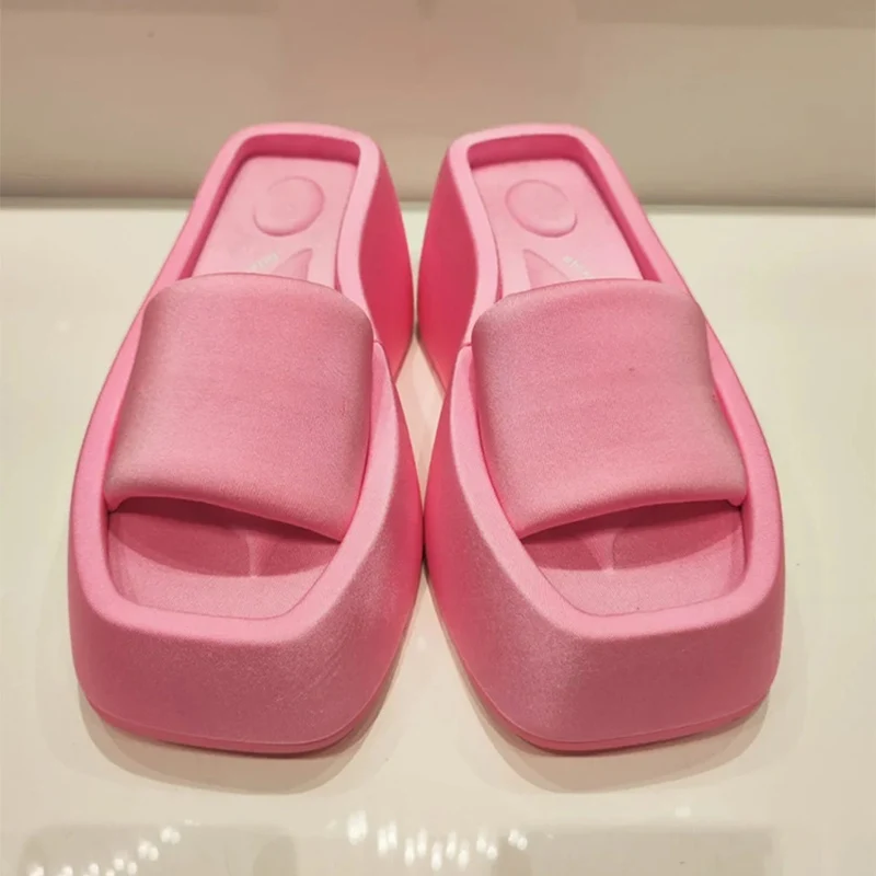 

2022 New Summer Women Slippers Feamle Silk Thick Bottom Shoes Solid Color Square Toe Fashion Platform Ladies Casual Footwear