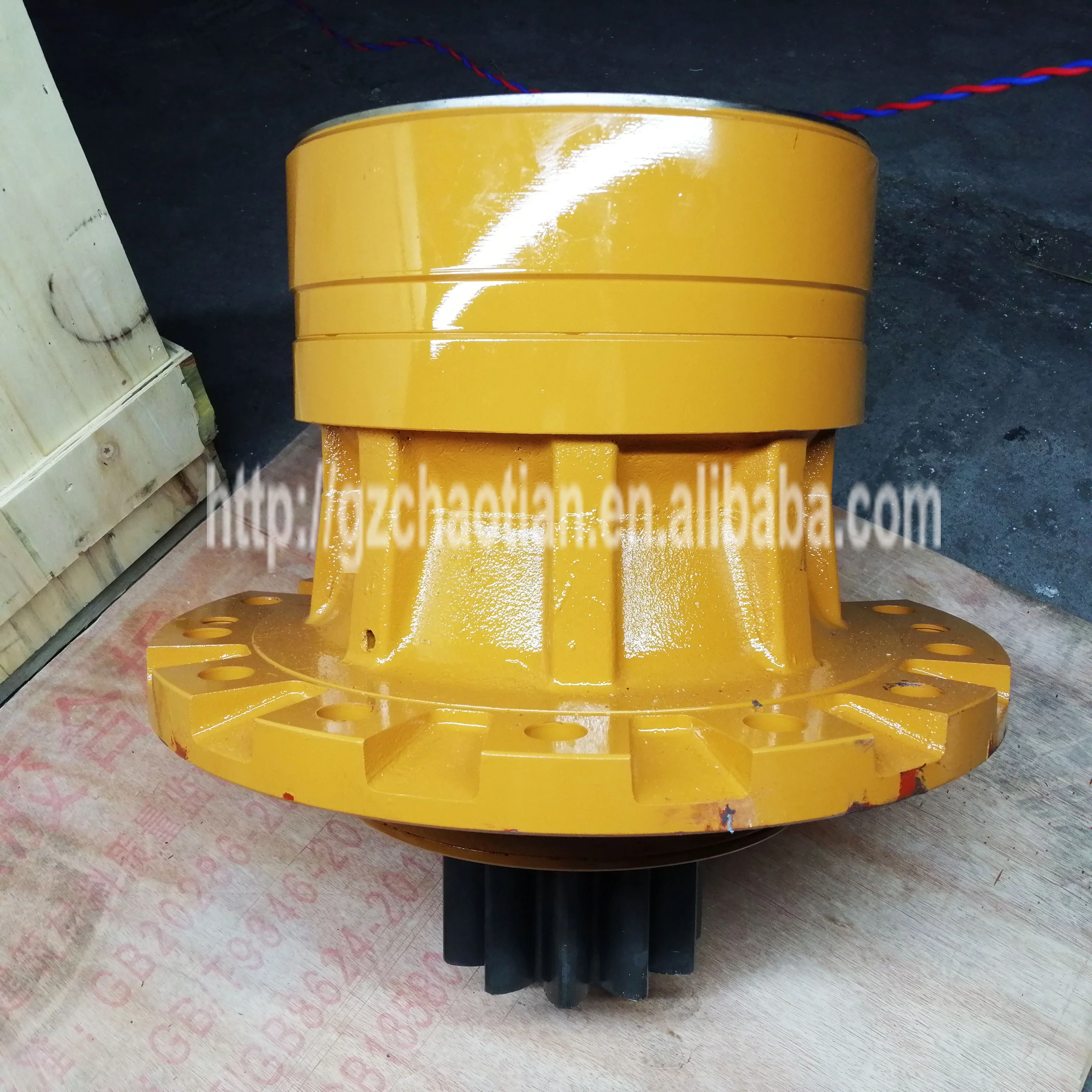 Запасные части для экскаваторов 3333015 Редуктор поворотного двигателя CAT E315D E318D 315DL