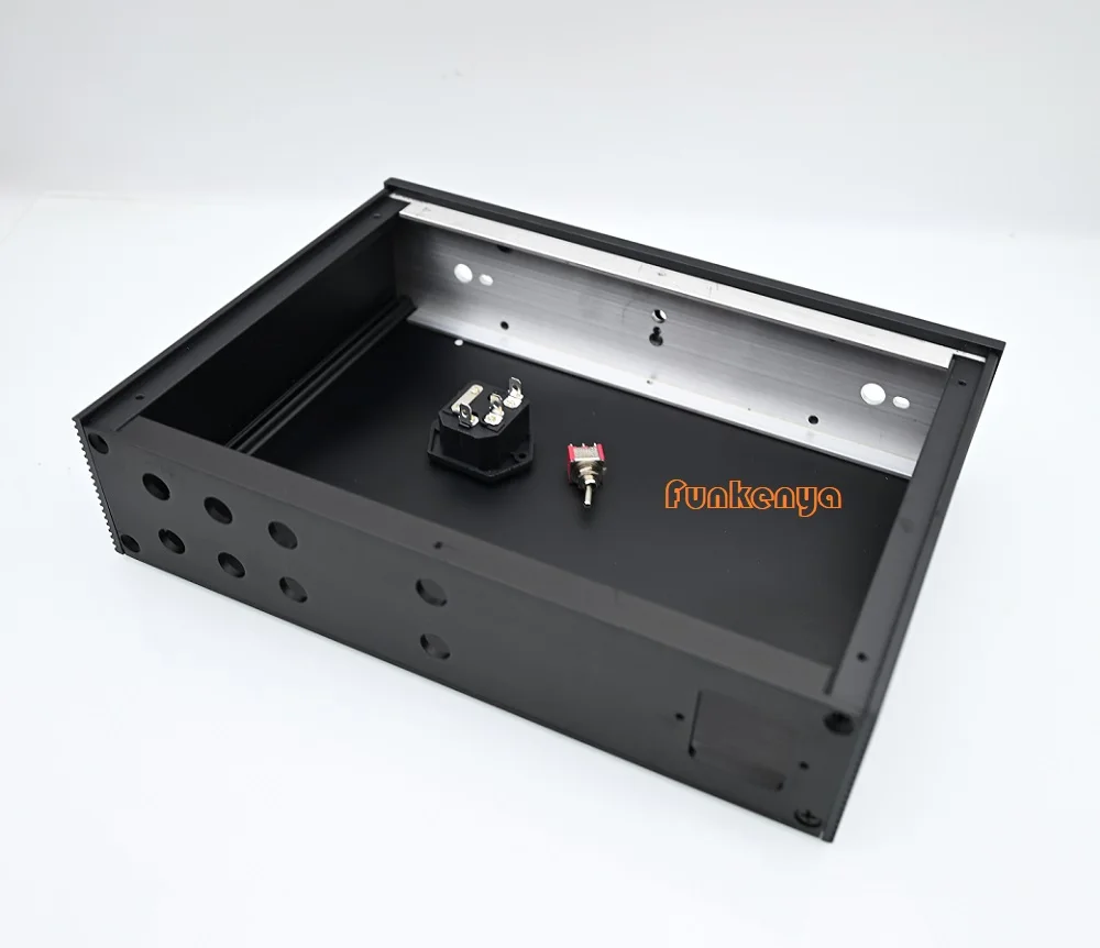 Двухканальный ЦАП-декодер 260x62x190 мм