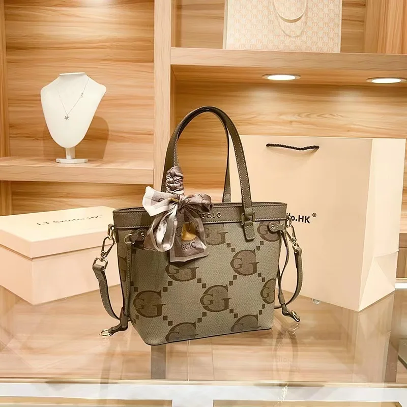 

High Quality Cute Bear Graffiti Cartoon Printing Bucket Bag Textured Leather Handbag Women Lady Purse Shoulder Messenger Bag