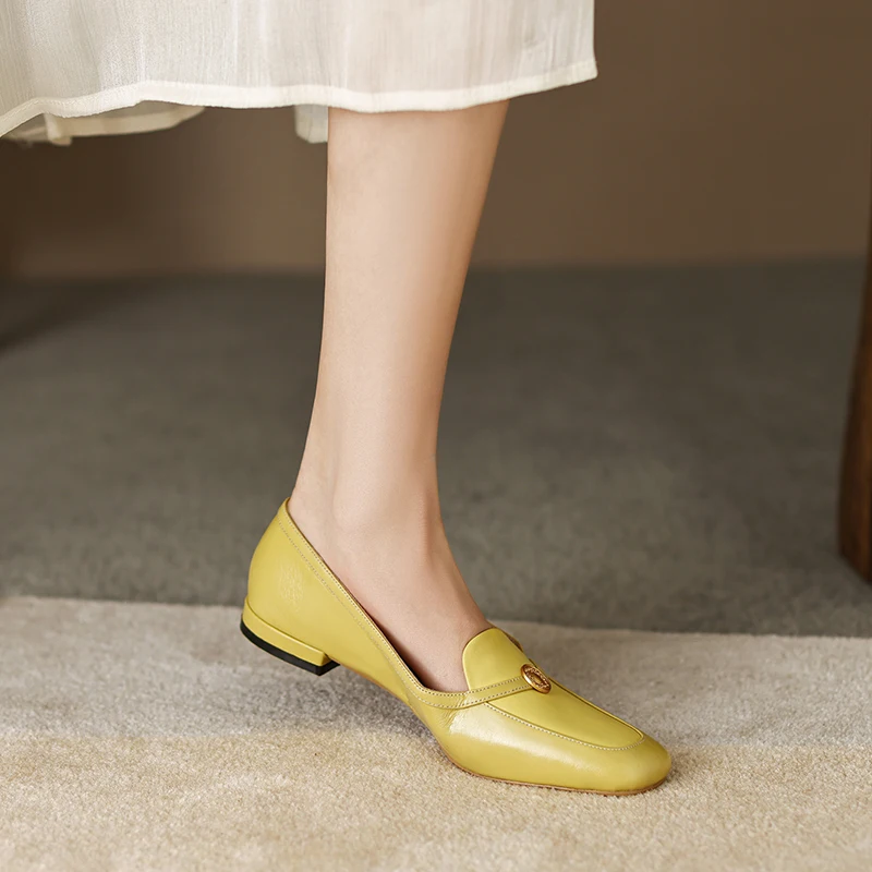 Yellow square head cowhide women's shoes with low heels metal buttons thick heels, cow tendon soles, and women's shoes