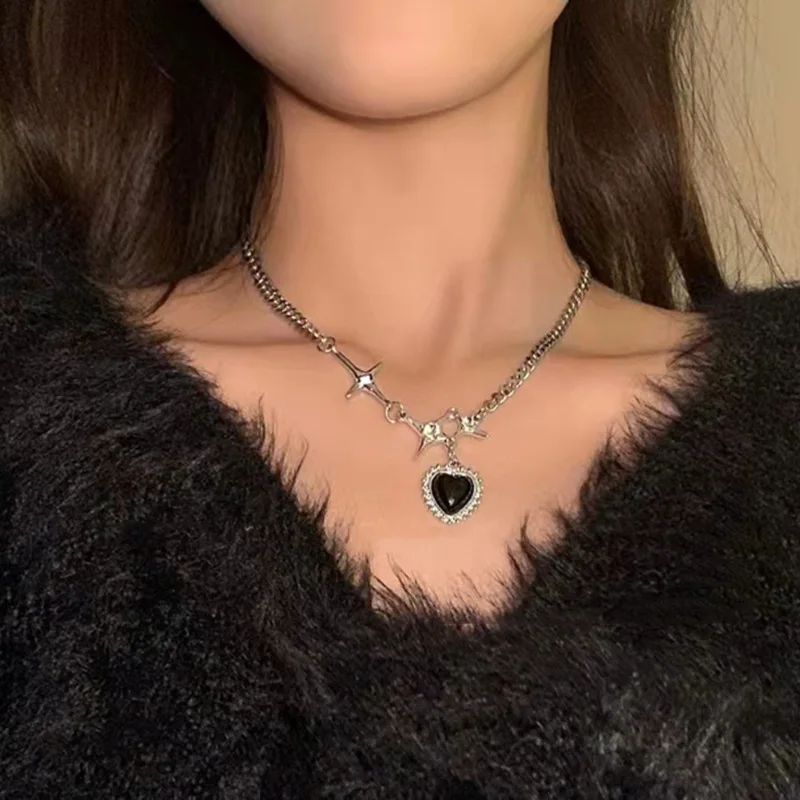 

New 2023 y2k Accessories Black Heart Pendant Necklaces For Women Accessories Chain Punk Jewelry On The Neck Necklace Choker Gift