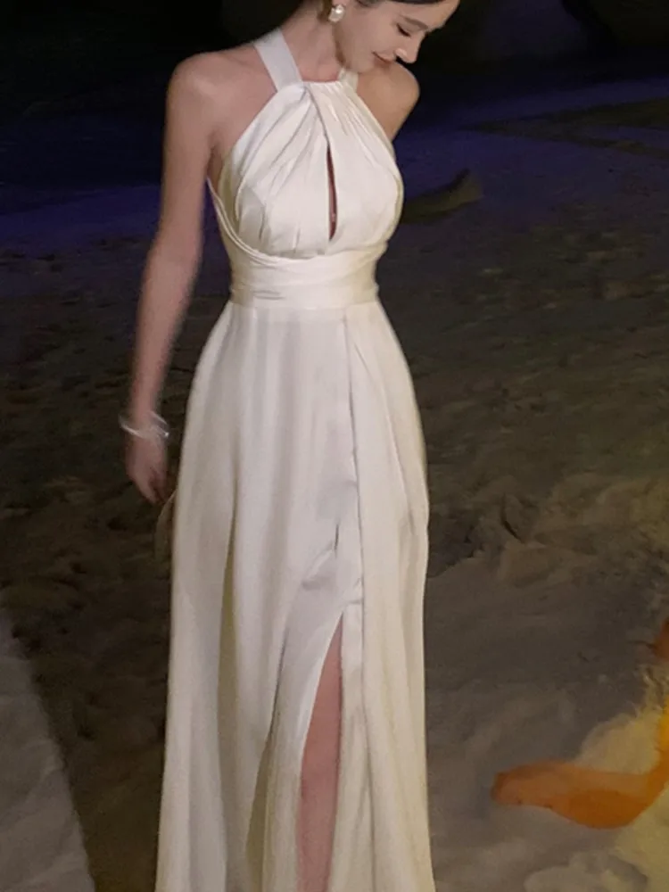 Женское атласное платье с лямкой на шее длинное однотонное открытой спиной