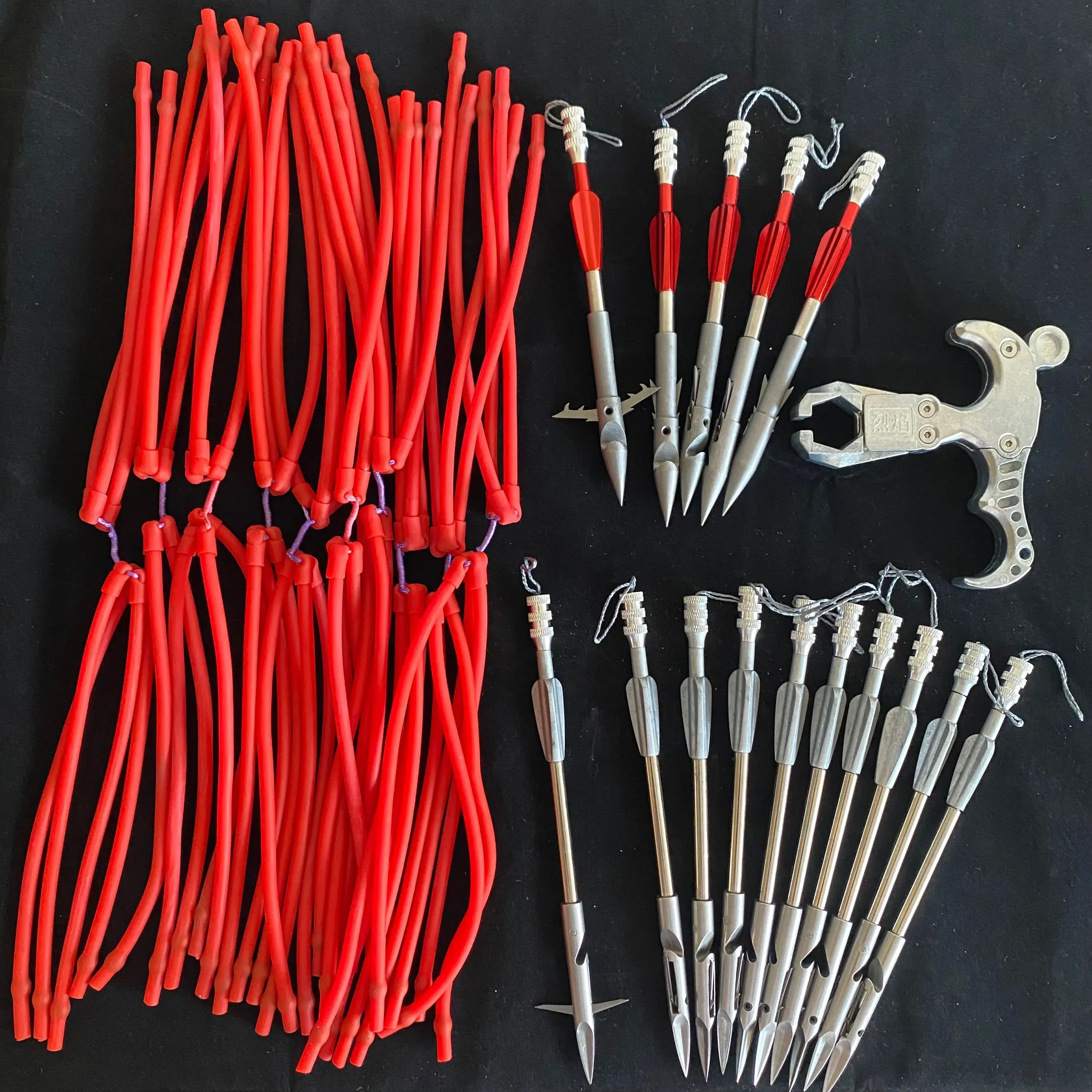 

Новинка набор для рыбалки Рогатка из металлического материала спуск Дротика + мощная резиновая повязка + стрелы для рыбалки в глубокой воде