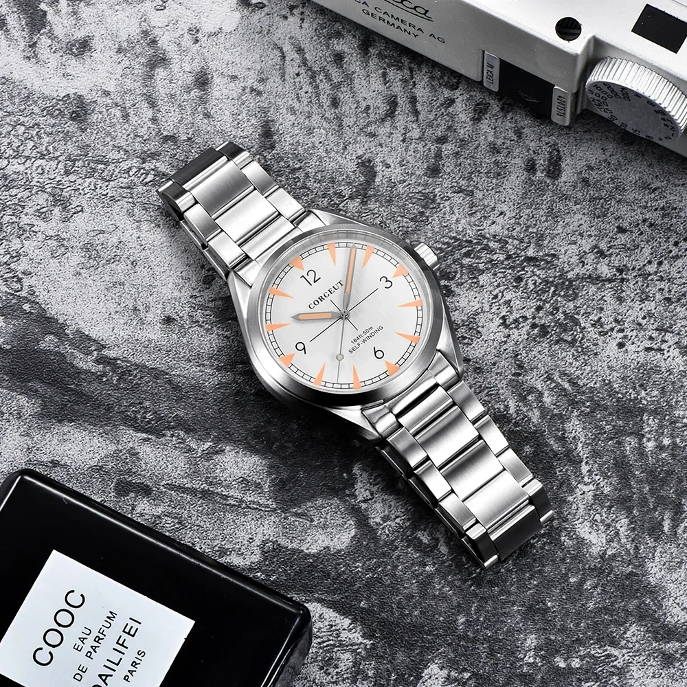 Механические наручные часы с сапфировым стеклом