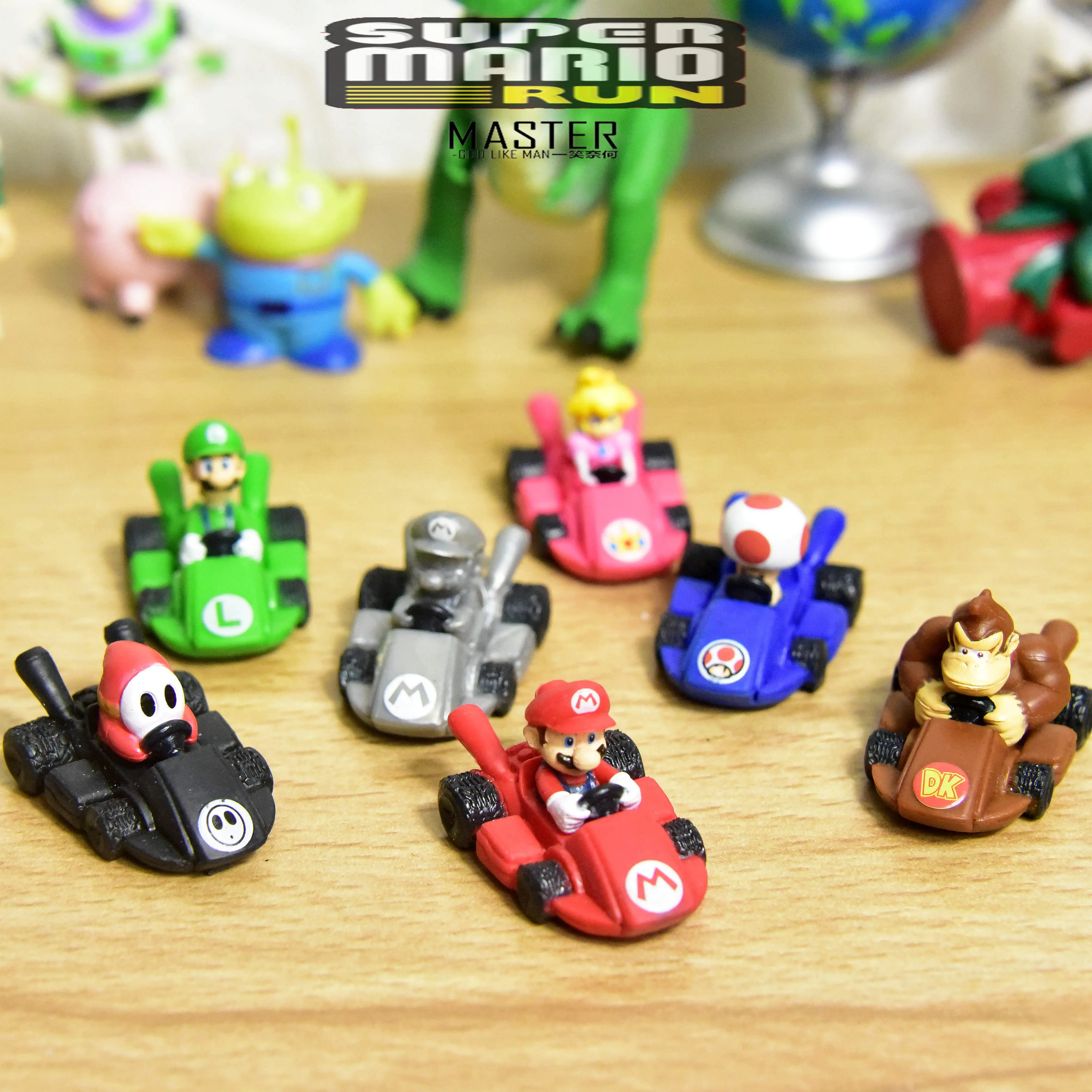 

Bandai Anime Figure Action Figure Super Maro Mari Luigi Kart Racing Model Decoration Children Toys