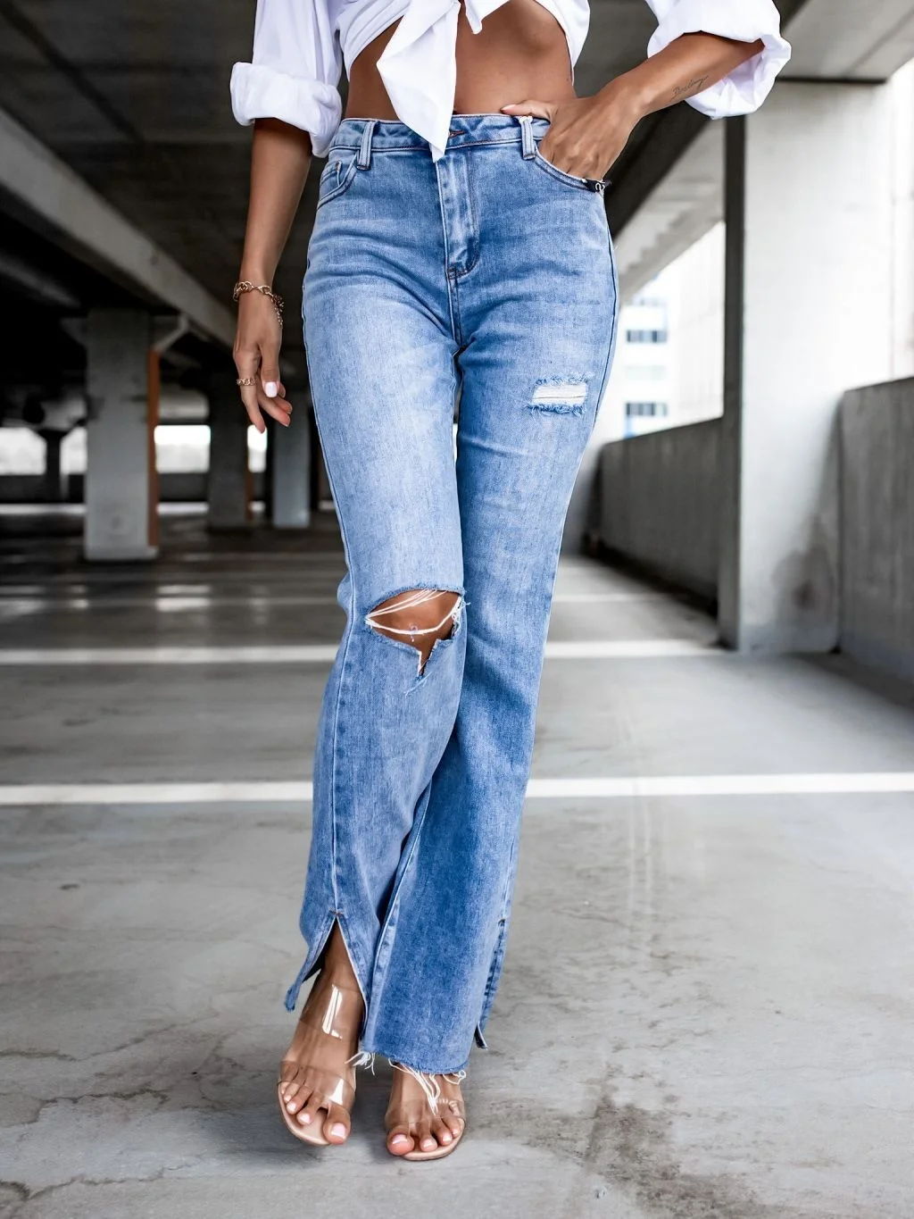 

2022 autumn Street trendsetter hole washed straight pants middle waist women's jeans straight pants with slit hem women's jeans