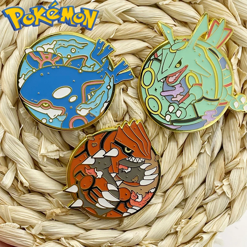 

Pokemon God Beast Brooch Groudon Kyogre Rayquaza Metal Badge Clothes Backpack z Children's Toys Christmas Birthday Gift