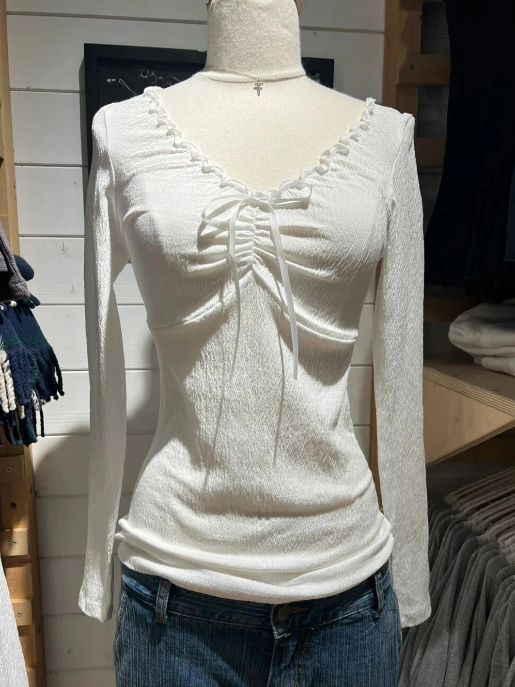 Футболка с длинным рукавом и складками женская весенняя футболка оборками