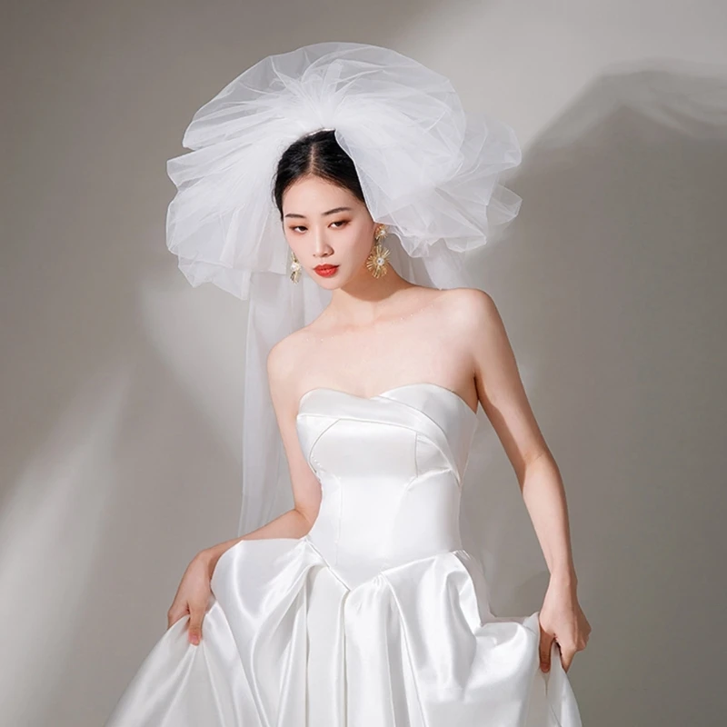 

Romantic Wedding Bridal Veil with Pleated Designed Girls Bride Veil Long Tulle Veil Wedding Tiara for Women Beauty Shots