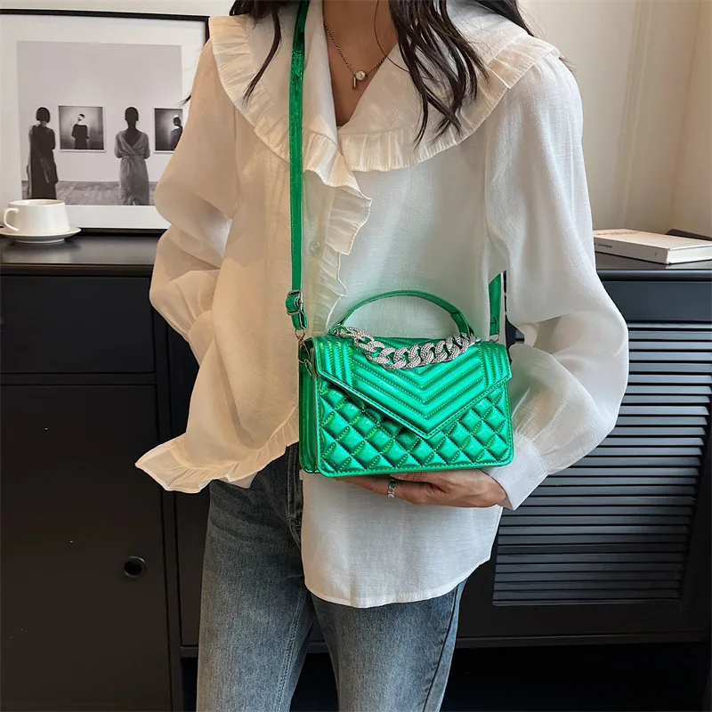 Pearl Patent Leather Women's Diamond Embroidery Thread Portable Small Square 2023 New Versatile Chain Shoulder Messenger Bag