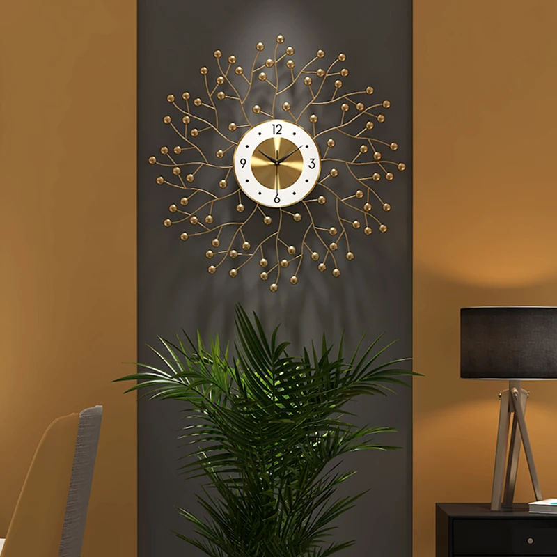

Большие роскошные настенные кварцевые часы, Простые художественные креативные бесшумные золотые настенные металлические часы, настенные современные деревянные домашние часы ZP50WC