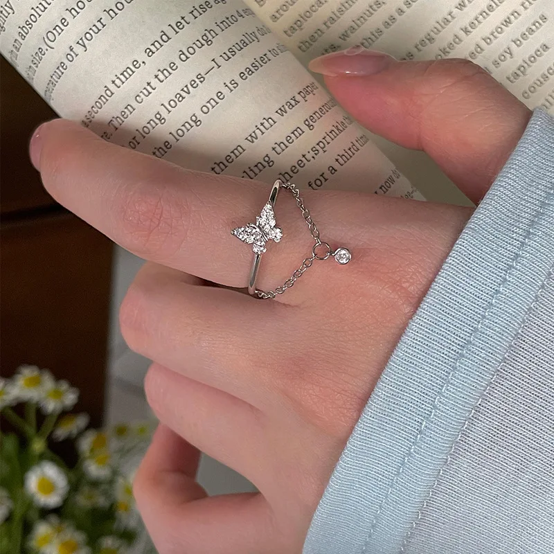 Женское регулируемое кольцо с бабочкой и кисточкой