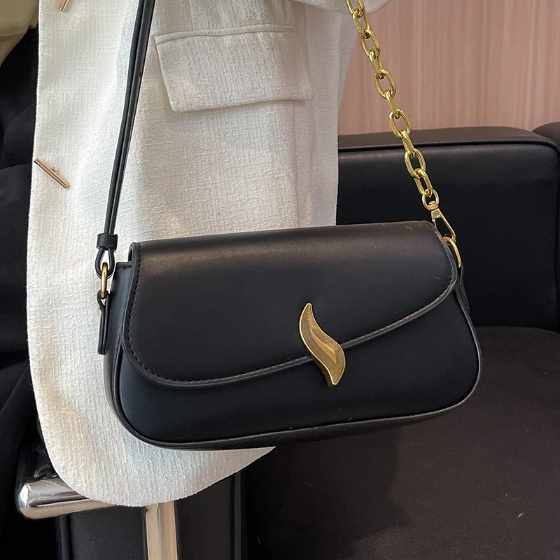 

Роскошная дизайнерская женская сумка, Классическая Повседневная маленькая дамская сумочка через плечо с клапаном, универсальная однотонн...