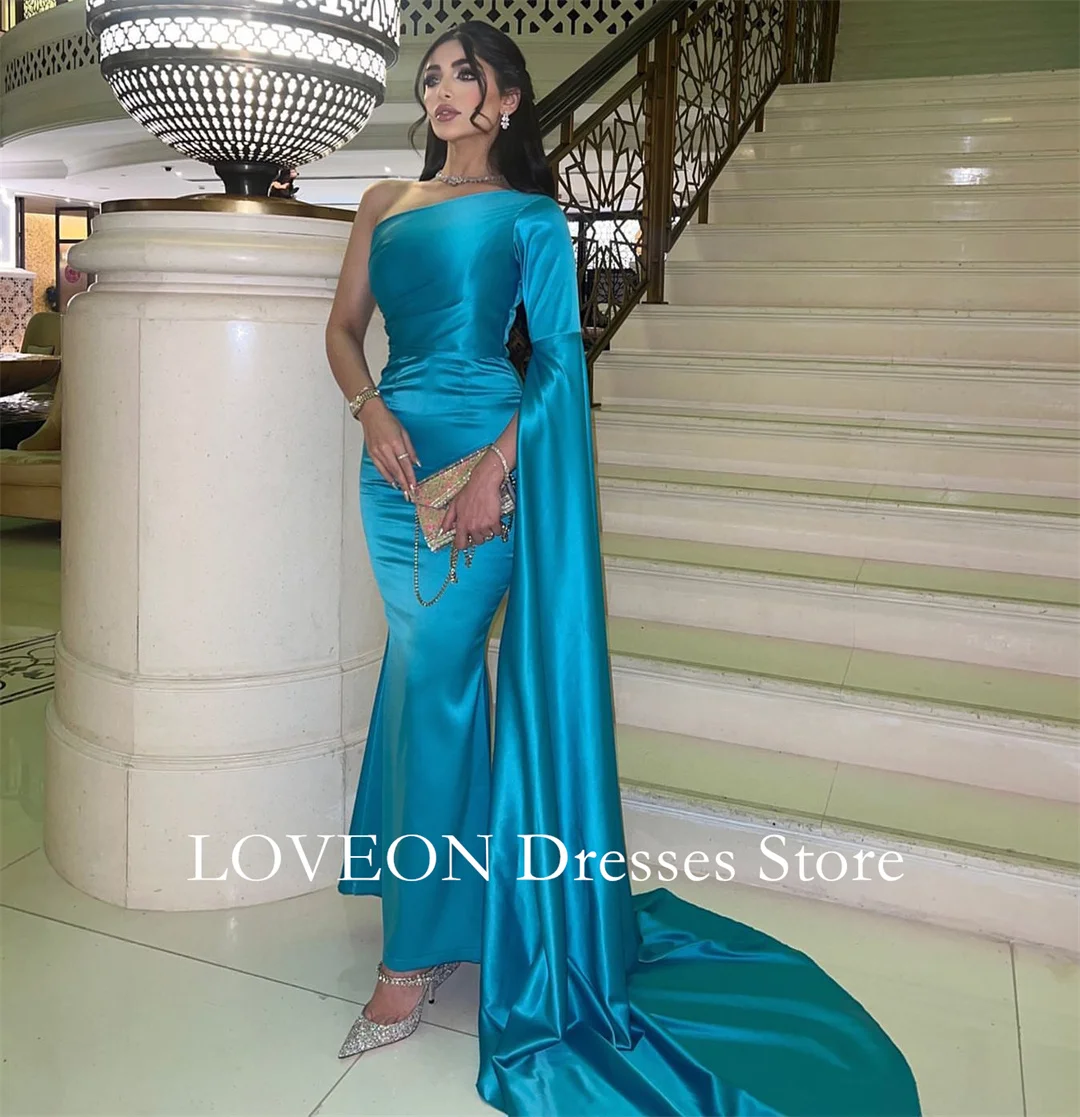 Простые вечерние платья на одно плечо со складками и длинными рукавами فساتين