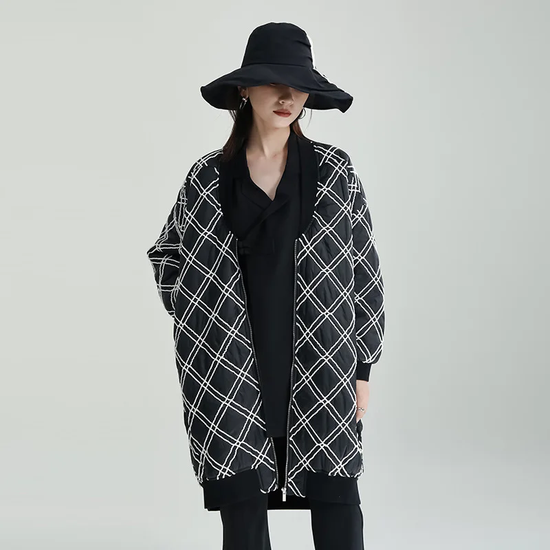 2023 Long Parkas Padded Jackets Retro Women Rhombic V-neck Black Medium Loose Lazy Style Bright Line Contrast Color Cotton Coat