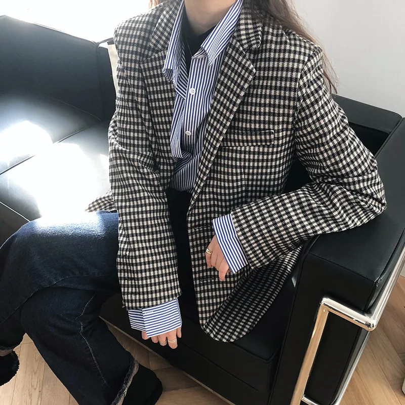 Women Vintage Black White Plaid Blazers Imitation Wood Button Big Pocket Suits 2021 Woman Spring Autumn Office Lady Work Blazer