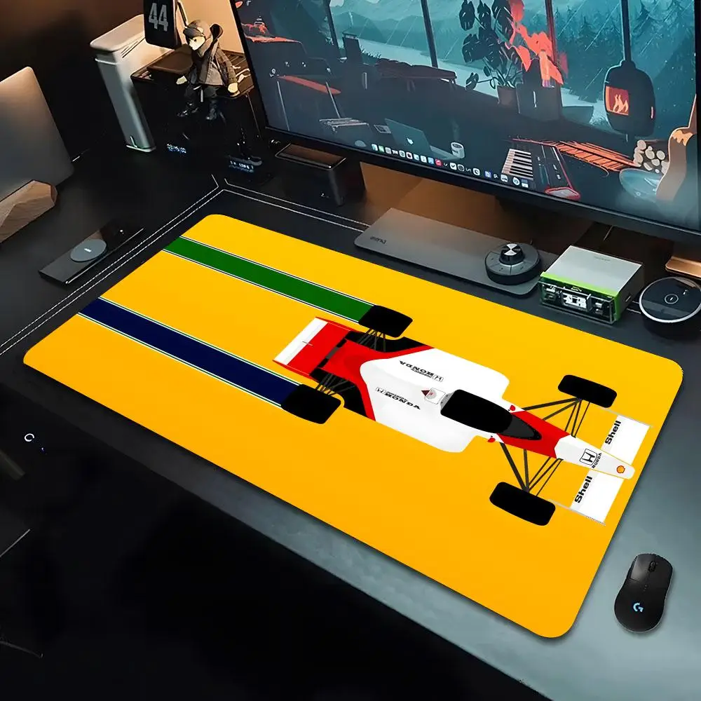 Фото Айртон Сенна Шлем F1 Racing Коврик для мыши дешевый xxxl Gamer Коврик для мыши Большой коврик для мыши Натуральный каучуковый настольный коврик ПК Настольные коврики Дизайн №2