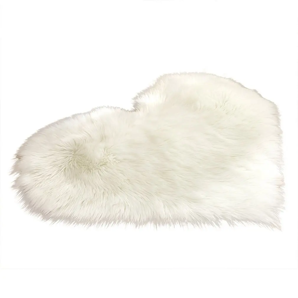 

1 pcs Cross-border imitation wool peach heart carpet mat mattress sofa cushion foot pad plush heart mat