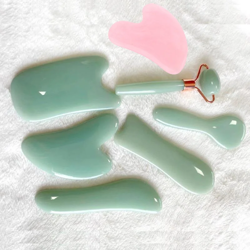 

Массажер для лица в форме сердца из пчелиного воска