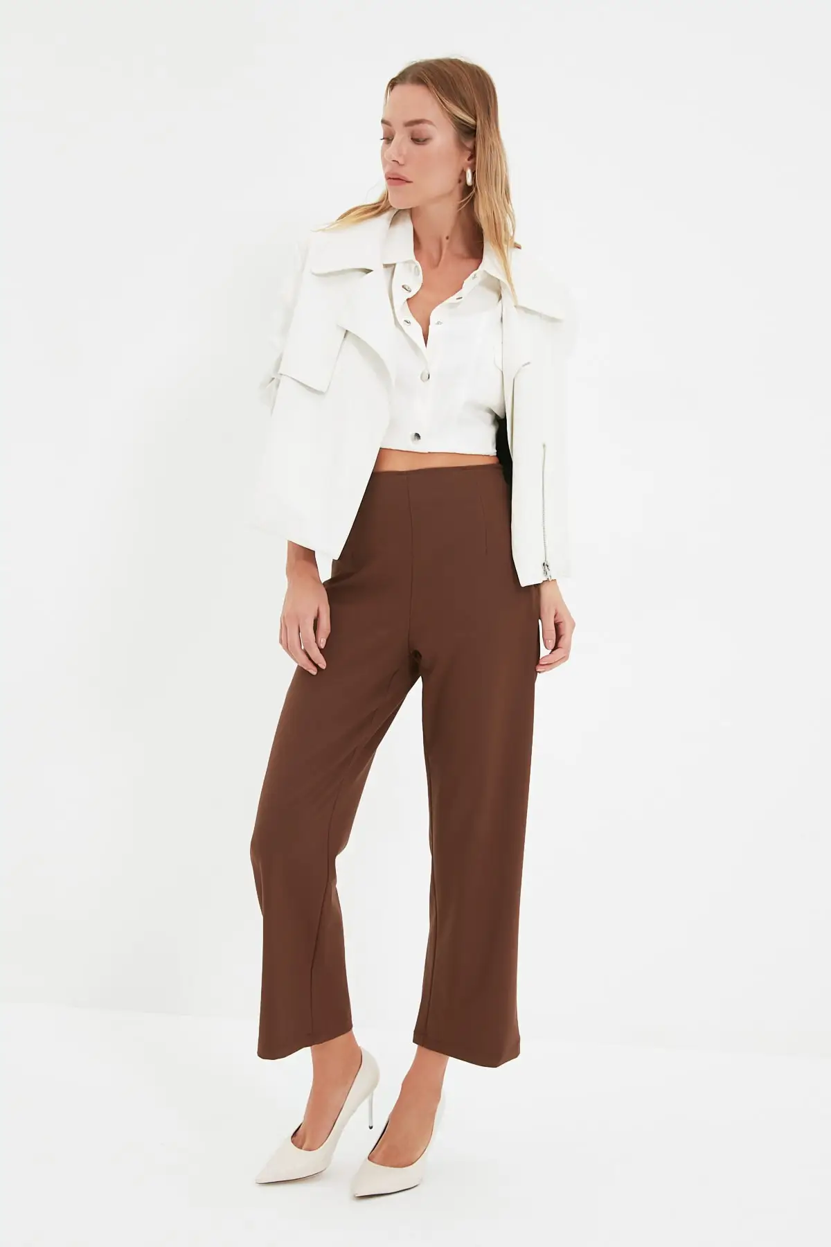 

Trendyol Basic Pants TWOAW22PL0569
