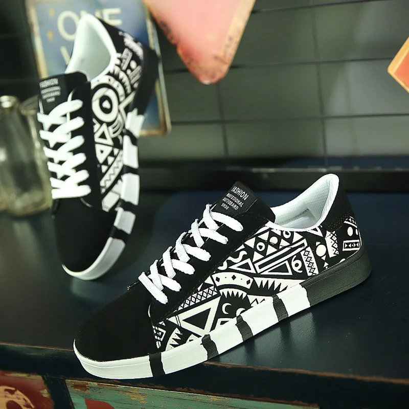Men Skateboarding Shoes Flats Sneakers Black Sports Shoes Spring Autumn Casual Printing Sneakers