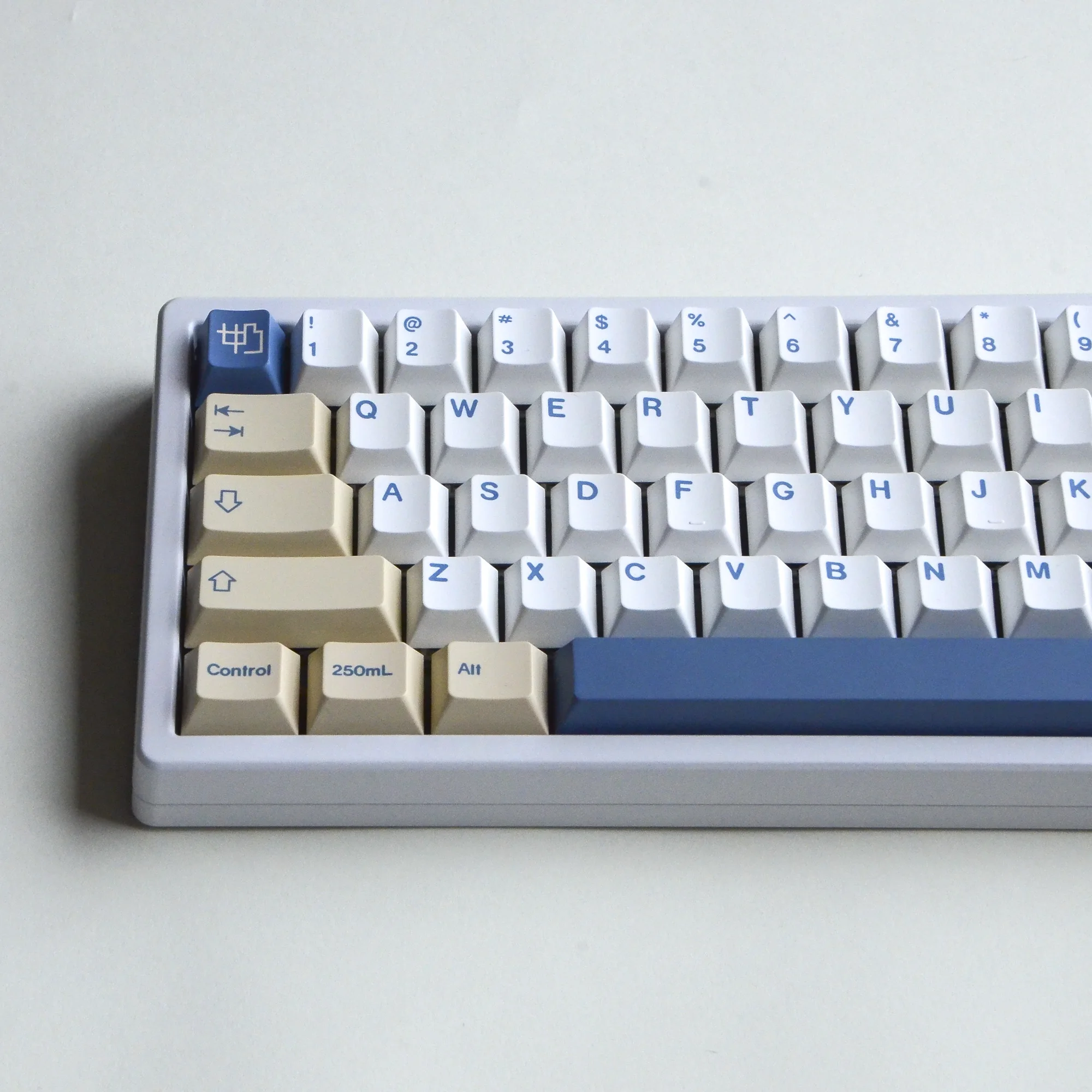 

Набор клавиатур для механических клавиатур, тема молока, вишневый профиль, PBT, непрозрачный.