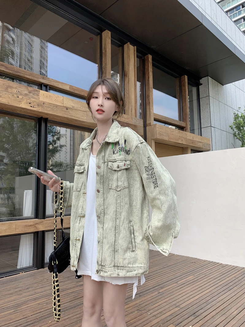 

Женская джинсовая куртка с вышивкой, свободная повседневная винтажная куртка с отворотами, с эффектом потертости, в режиме реального времени