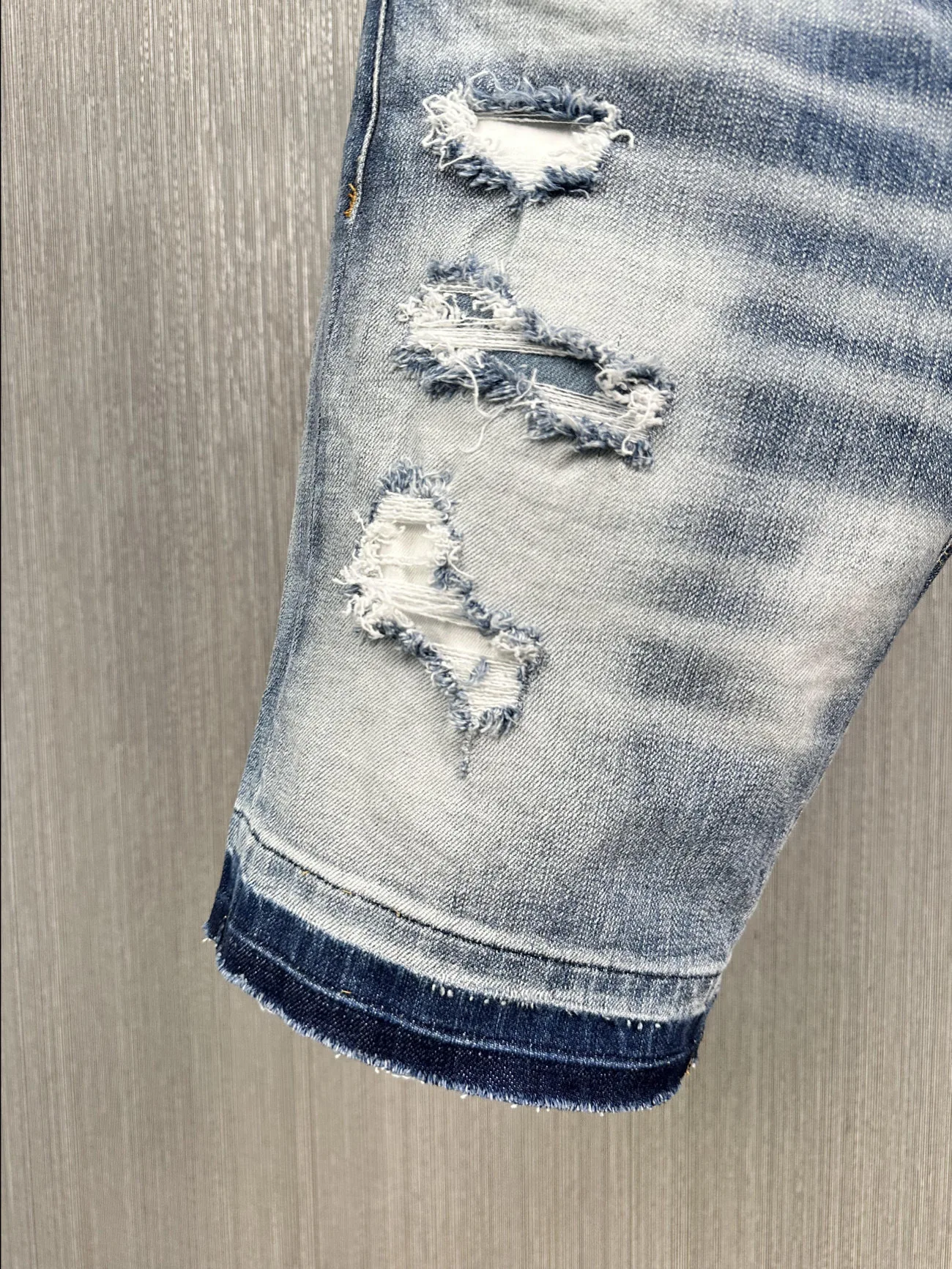 2023 Spring/Summer New D2 Jeans Fashion Men's Washed and Worn Hole Printing Graffiti Slim Fit Micro Elastic Denim Shorts Men