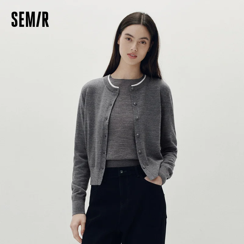 Фото Женский кардиган Semir, короткий, с контрастным круглым вырезом, имитация двухслойности, из мягкой шерстяной смеси, элегантный, осенний трикотаж, на каждый день, 2026 №1