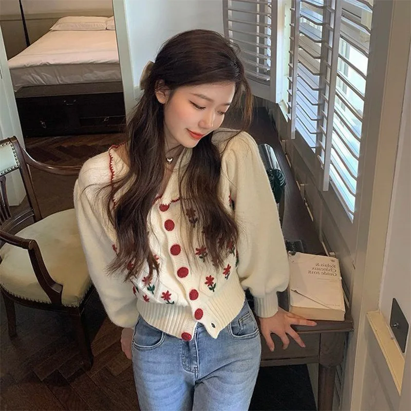 Вязаный кардиган с вышивкой и длинными рукавами женский свитер на осень зиму