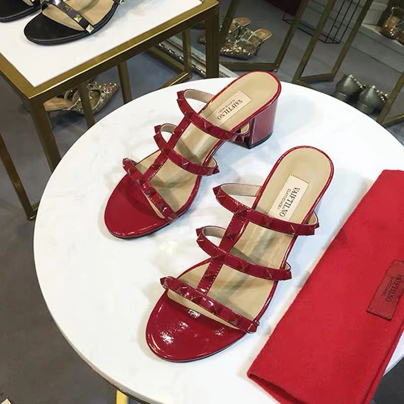 Luxury Brand Women's Sandals With Heels Real Leather Rivets Summer Casual Slippers Noiseless Designer Silver Square Heel Pumps