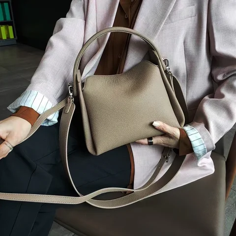 Tote de couro elegante 100% natural de couro de couro larga tiras largas saco de ombro feminino saco de doutorado preto cinza bolsa de luxo
