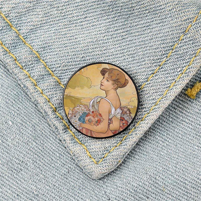 

L'Eté Alphonse Mucha Printed Pin Custom Funny Brooches Shirt Lapel Bag Cute Badge Cartoon Jewelry Gift for Lover Girl Friends