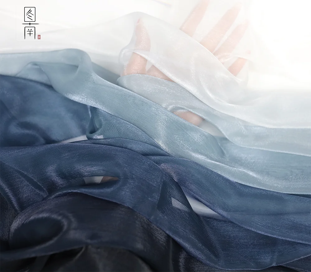 

Pleated Rainbow Gradient Chiffon Fabric By The Per Meter for Skirt Dress Sewing Designer Blue Sequin 30d Brocade Silk Crepe red