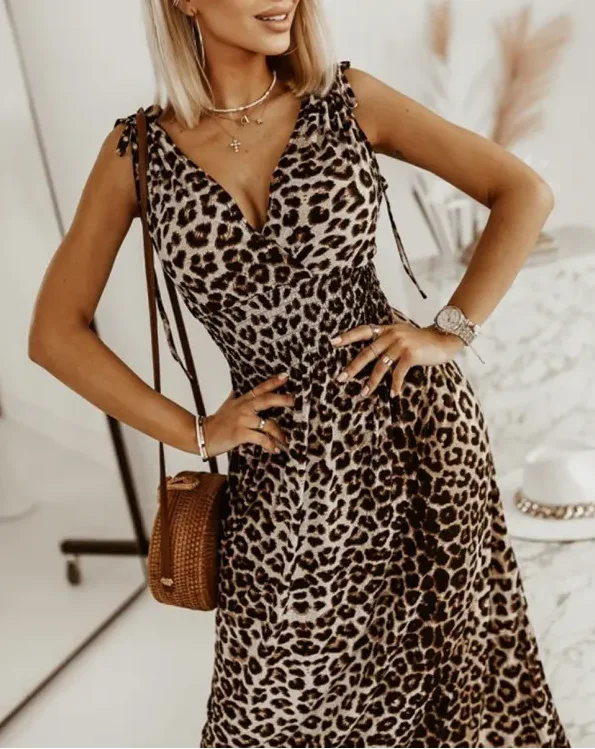 

Летнее женское шикарное платье макси без рукавов с V-образным вырезом и леопардовым принтом