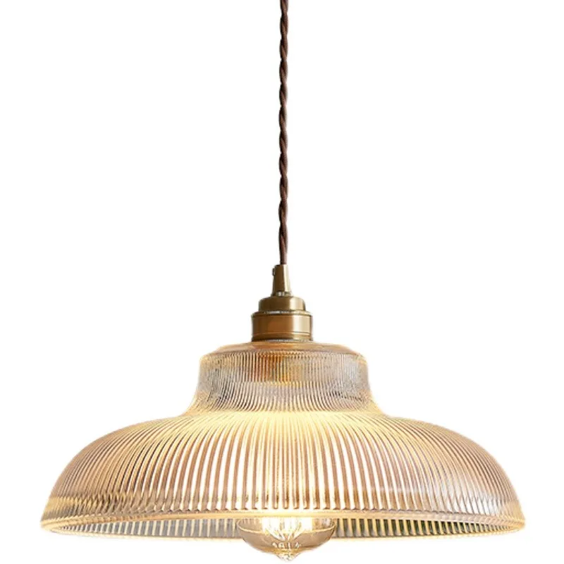 Простые винтажные стеклянные подвесные светильники в полоску для гостиной