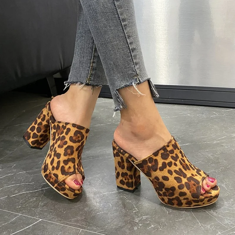 

2023 New Women Slippers Summer Fashion Designer Open Toe Suede Elegant Party Dress Colorblock Square Toe Ladies High Heels