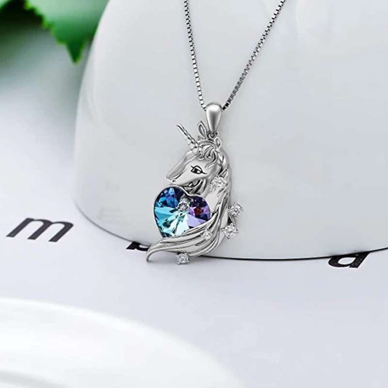 

Exquisite Fashionable Income Unicorn Inlaid Necklace Cute Unicorn Animal Heart Pendant Birthday Christmas Gift