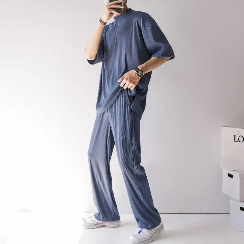 

Ice Men Fashion Blue/Black/Beige Casual Pleated Sets Silk Sets Men Korean Loose Short Sleeve T-Shirt/Trousers Two Piece Men's