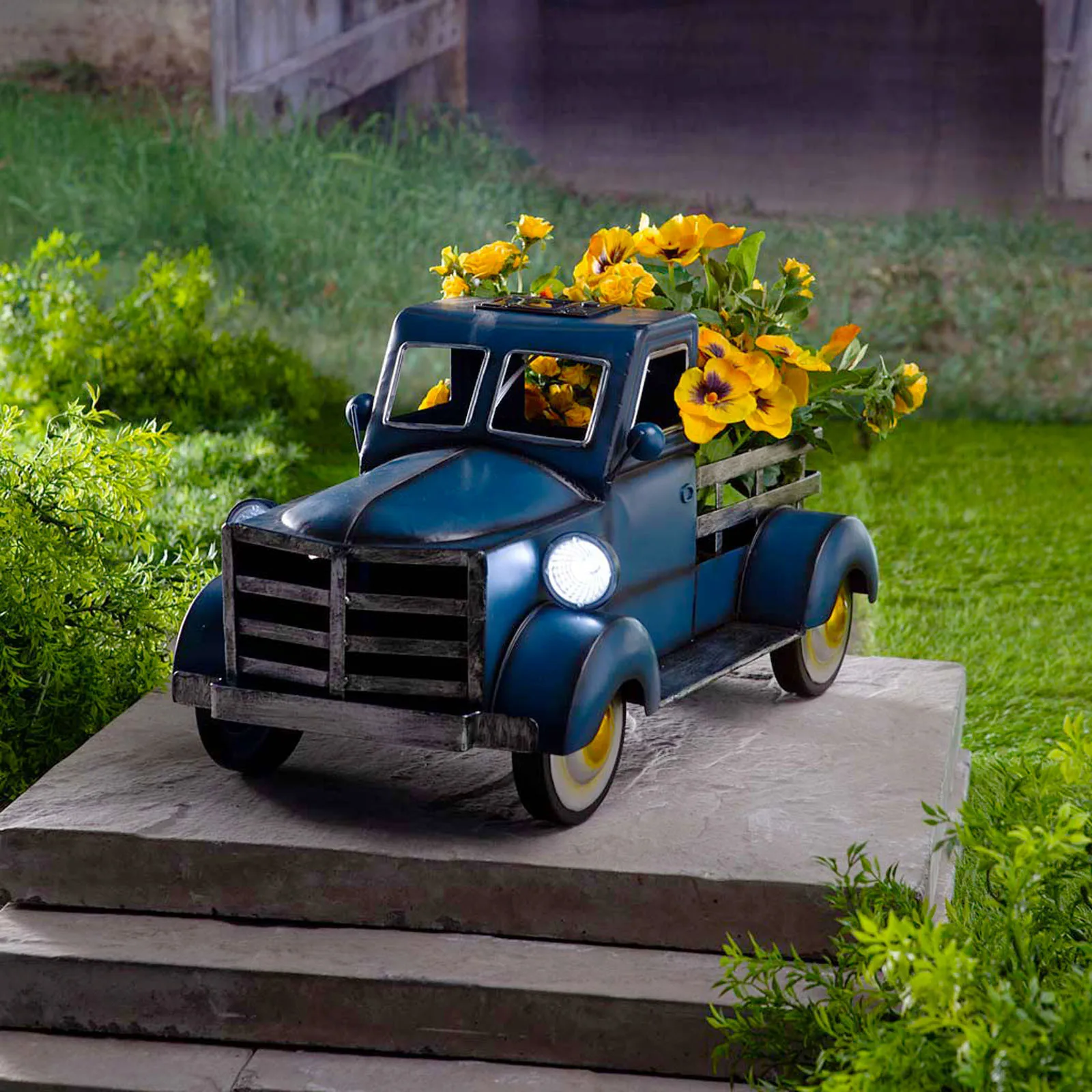 

Levitating Plant Pot Large Truck Decor Retro Style Solar Pickup Truck Garden Decoration Fake Potted Plants with Fake Plants