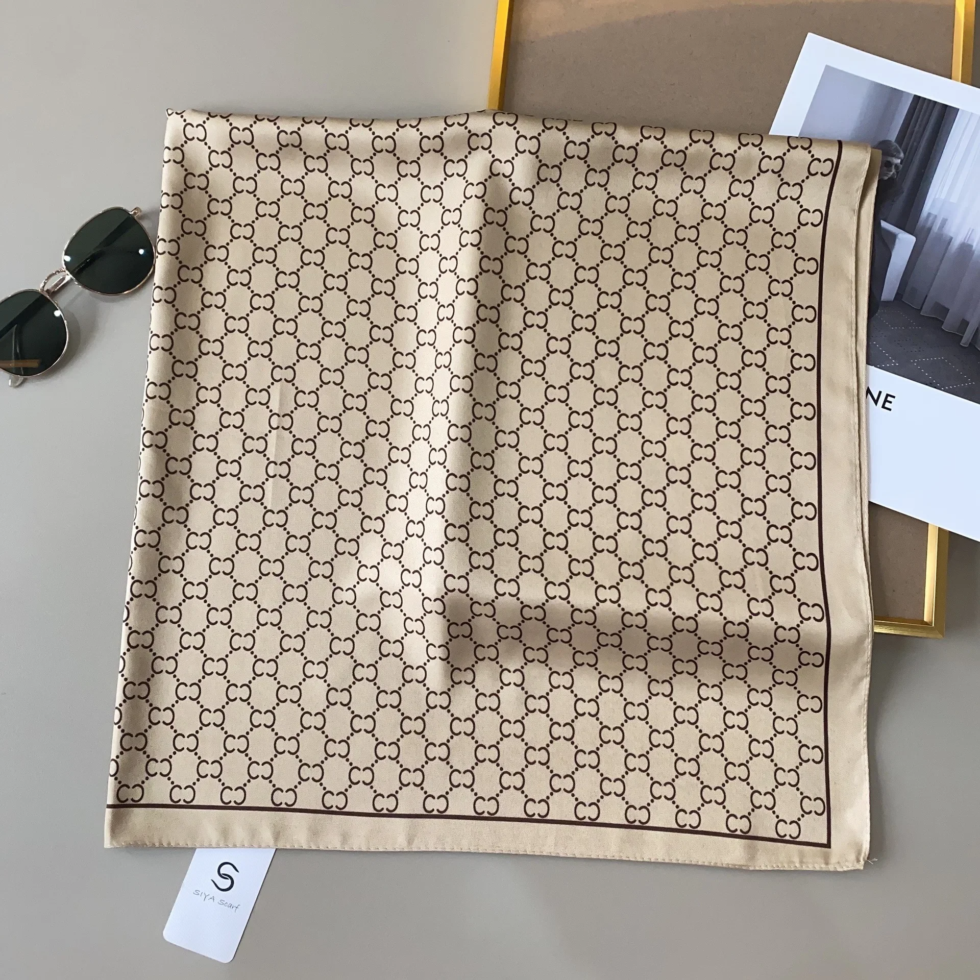 Женский шелковый шарф