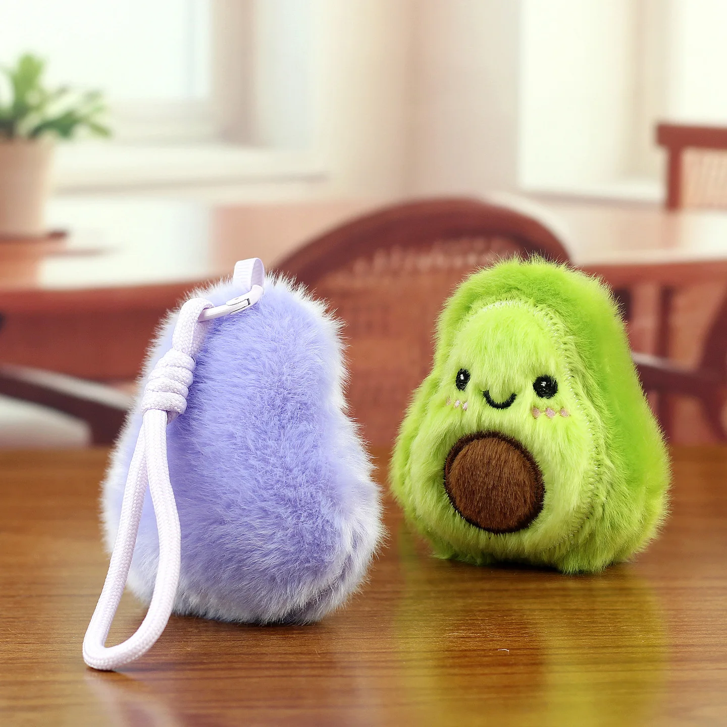 Фото Плюшевый брелок-авокадо Fuzzy Fruit Charm: милый и очаровательный, для рюкзаков, домашнего декора, подарок