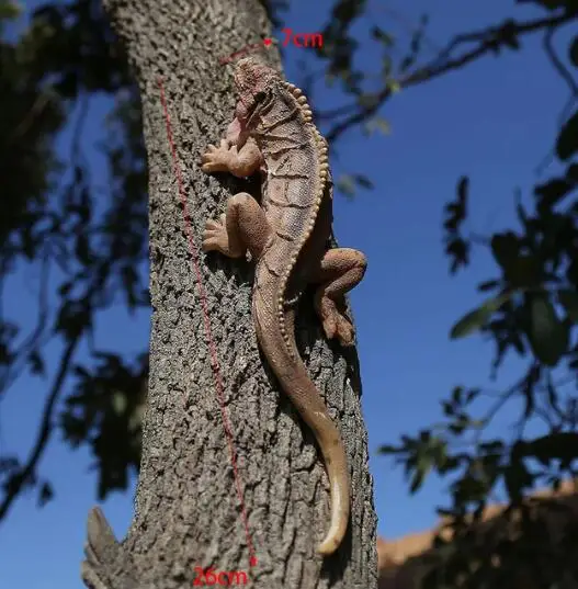 

Скульптура ящерицы из полимера