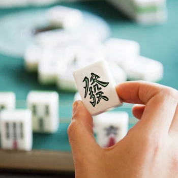 Mini Mahjong 144pcs/set Chinese Traditional Mahjong Board Game Family Toys Exquisitely Carved Numbers And Chinese Characters 4