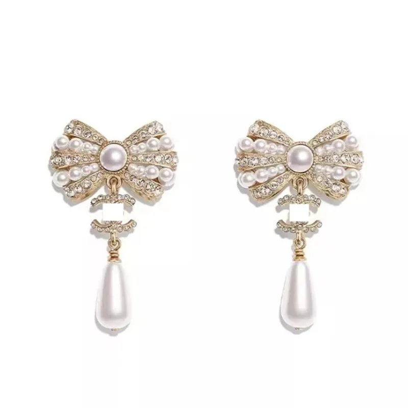 

2022 Trends Luxury Quality Inlaid Gems And Pearls Luxury Earrings Show The Charm Of Women, Show The Luxury Earrings At The Part