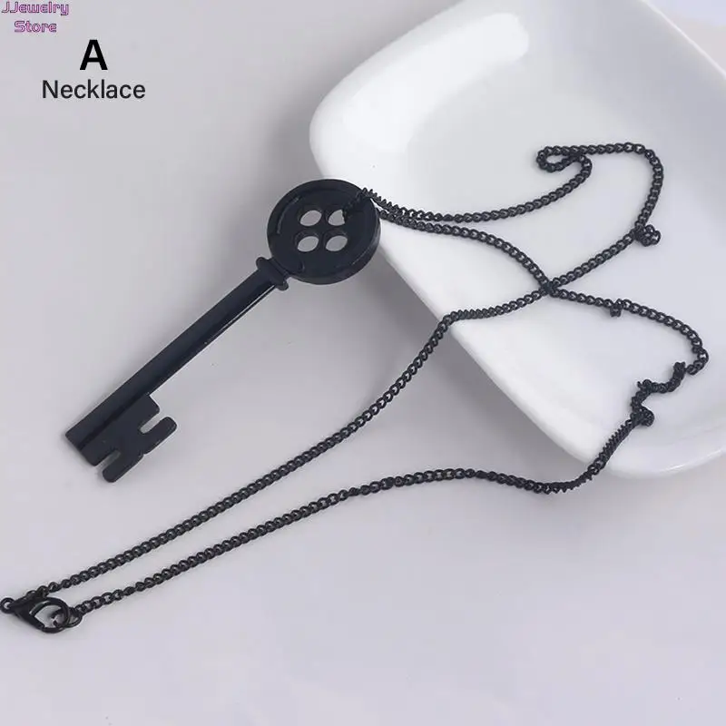 

1PC Fashion Personality Halloween Metal Coraline Key Skeleton Props Neil Gaiman Retro Black Treasure Chest Key Necklace
